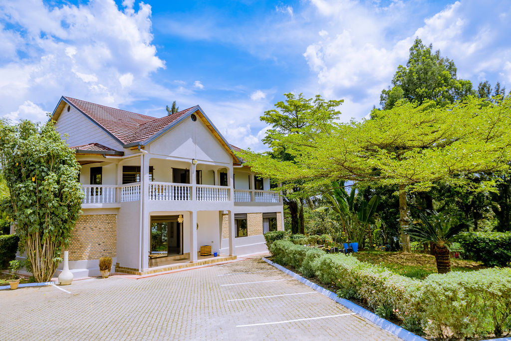 Nature Kigali — the 4.9-star Kisimenti restaurant whose rating is part of the cluster's higher-than-average pattern