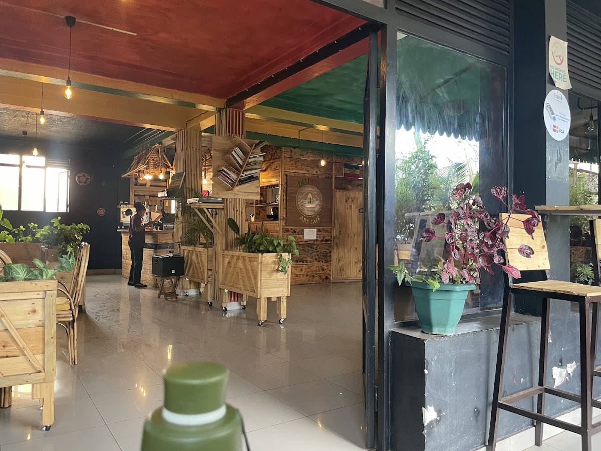 DeliMuti Art Café