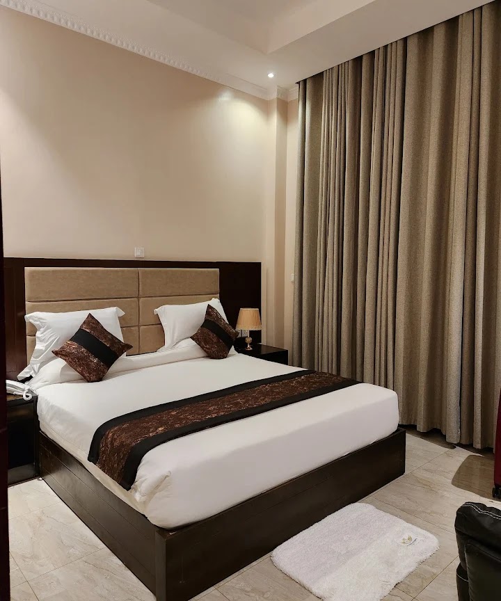 Photo of Madras Hotel and Apartments by Malvin Photographer