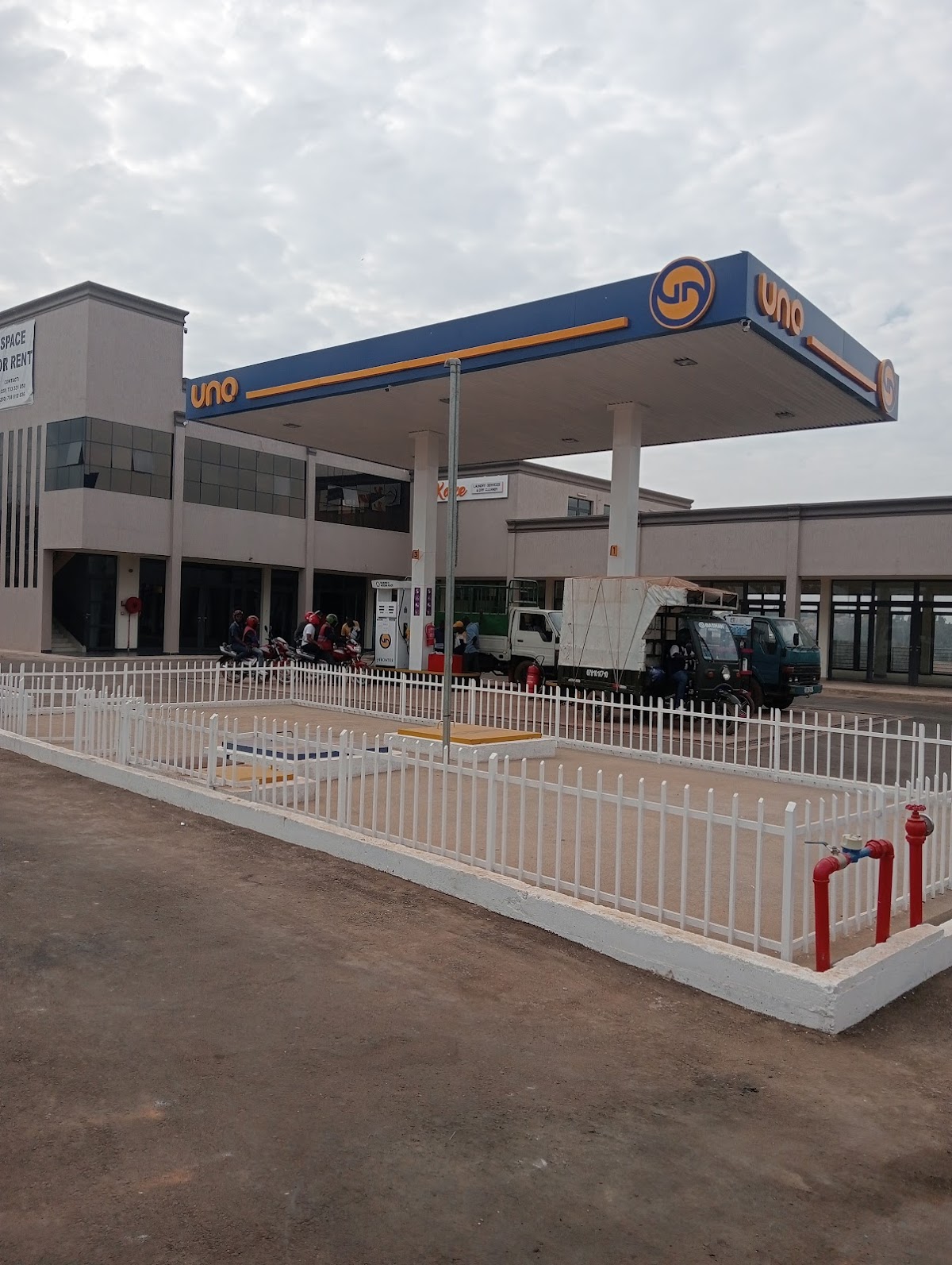 UNO Petroleum & Winx supermarket