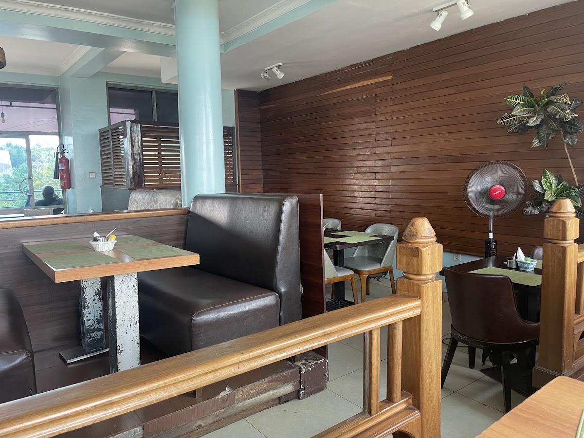 Safa Bakery Supermarket & Restaurant
