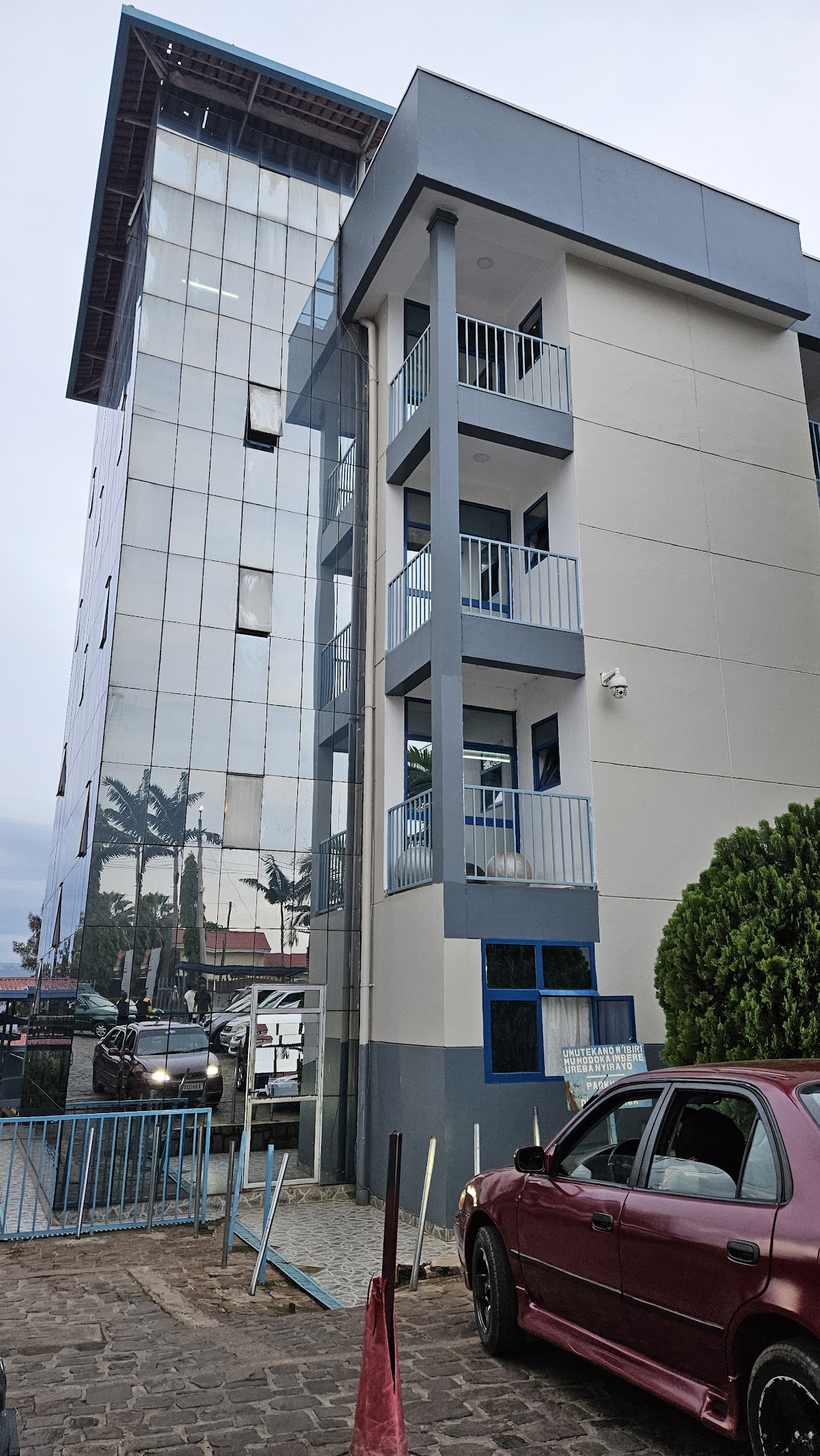 Photo of La Croix du Sud Hospital by DJAFAR TUYISHIME