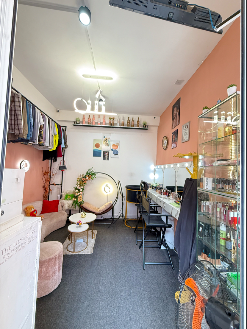 Bijoux beauty make up shop and studio