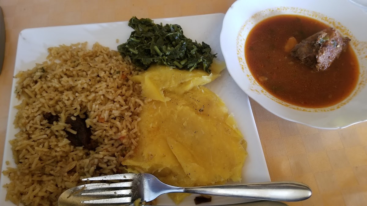 Photo of Al Halal Restaurant by Farjad Malik