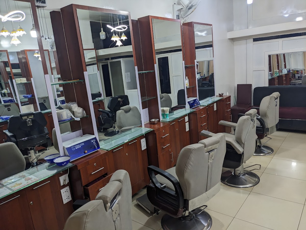 KING SMART SALOON