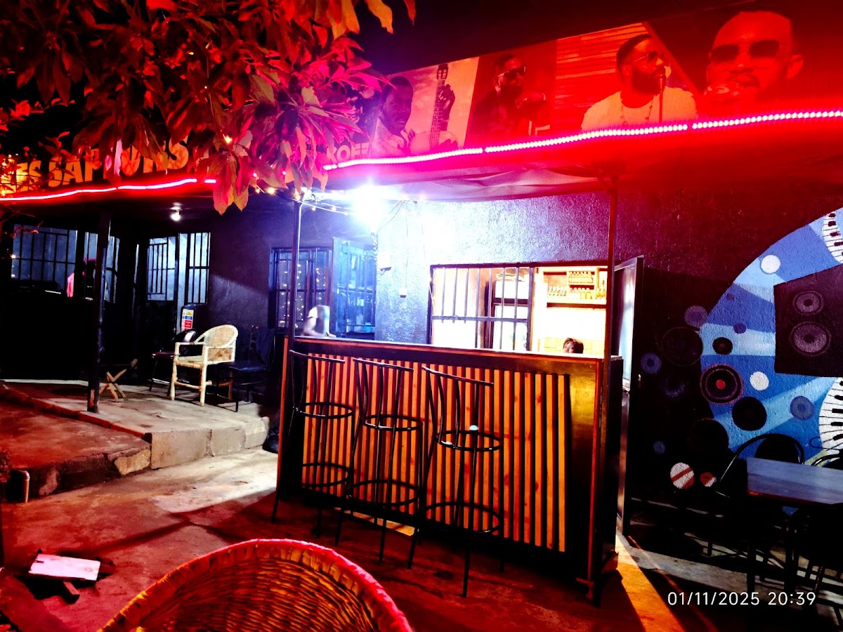 Les Sapeur Bar